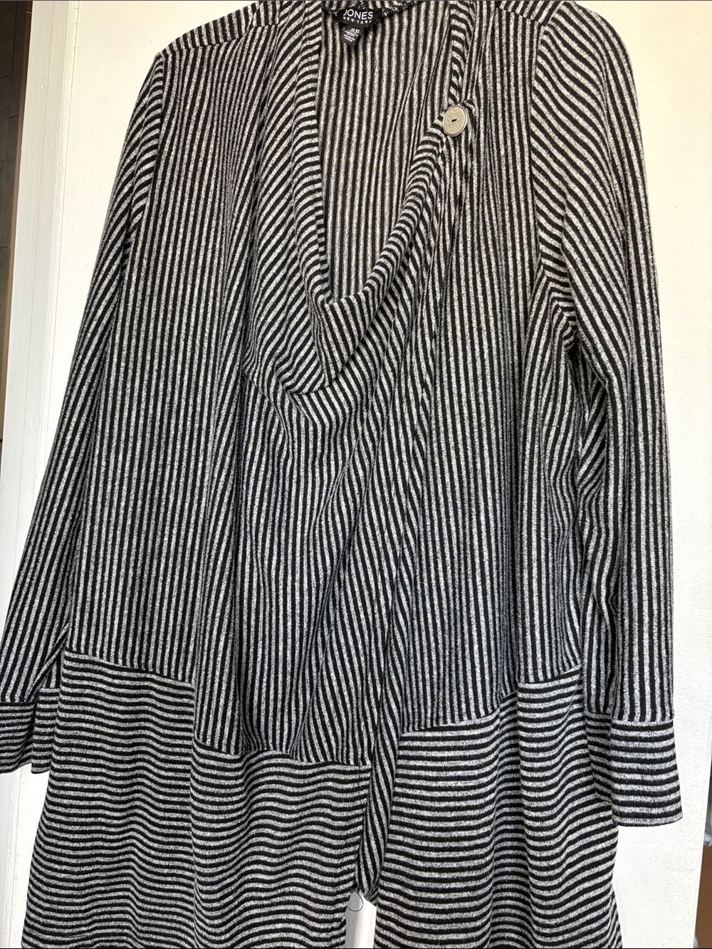Jones New York Black and White Striped Draped Open-Front Cardigan